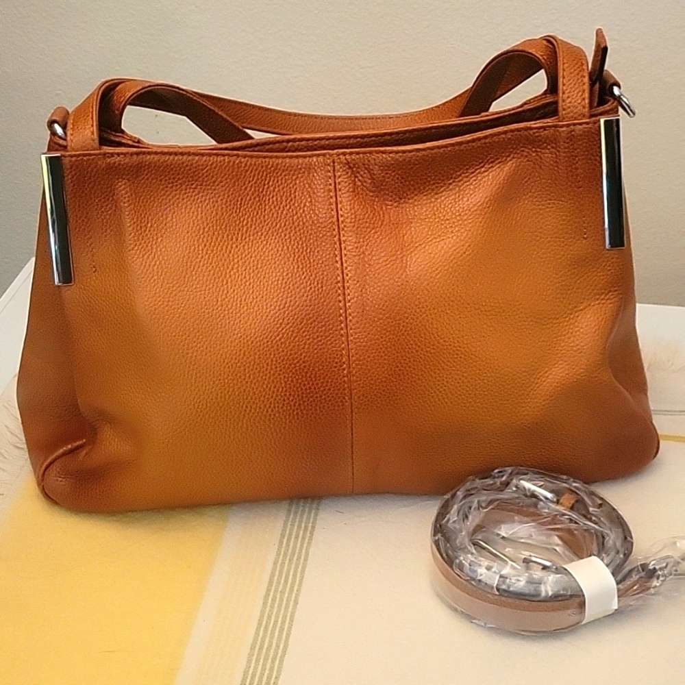 Heshe Tan Handbag with separate shoulder strap
